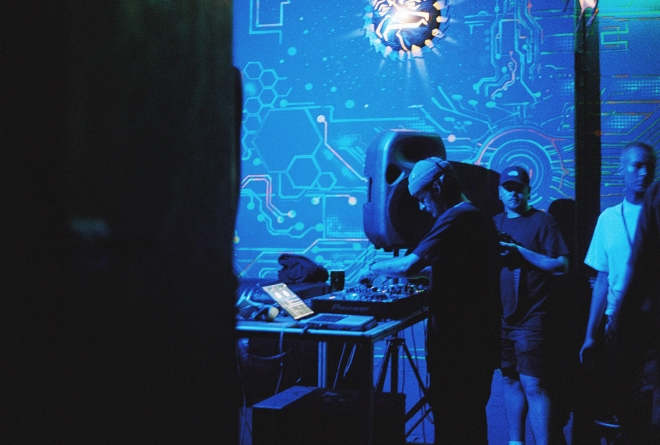 20 SOS x DUNGEON, Cofe de la Ostrava, Casablanka